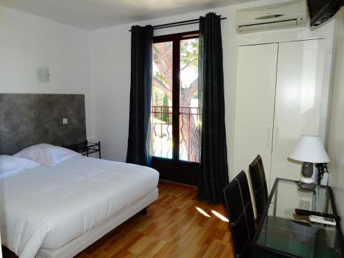 Hotel Le Mas Des Amandiers