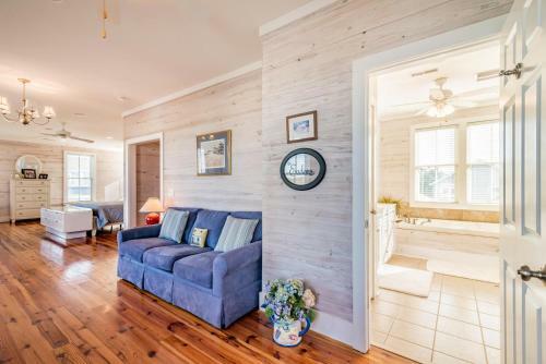 Carolina Corner Home