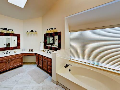 13810 N 50th St Home