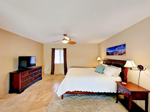 5630 E Waltann Lane Home