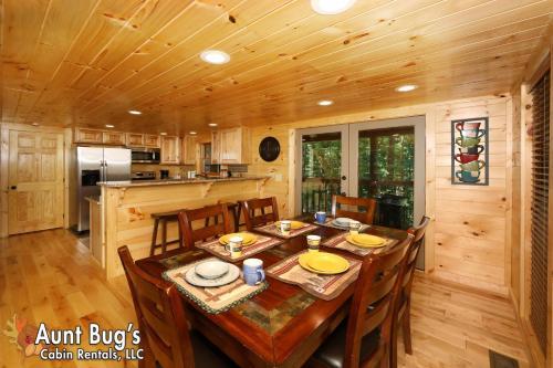 A Secluded Retreat #216 - Two Bedroom Cabin