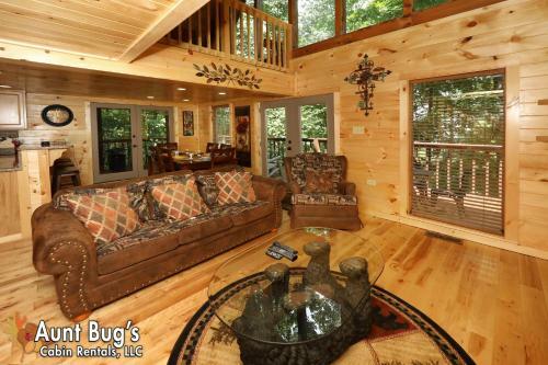A Secluded Retreat #216 - Two Bedroom Cabin