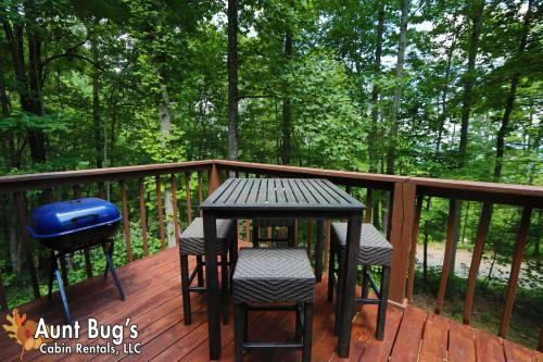 A Secluded Retreat #216 - Two Bedroom Cabin