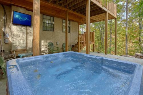 Tranquility Den 210 - Two Bedroom Cabin