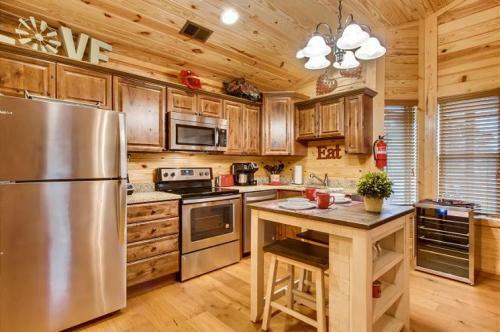 River Romance 2328 - One Bedroom Cabin