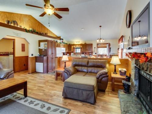Mountaintop Hideaway