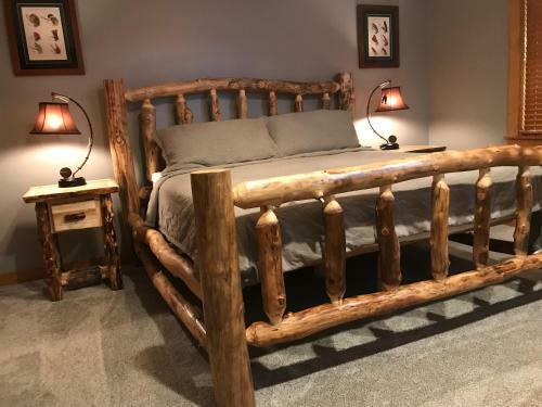 Black Bear Cinema 4819 - Four Bedroom Cabin