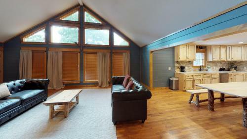 Black Bear Cinema 4819 - Four Bedroom Cabin