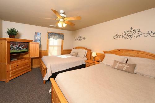 Cedar Falls (#8) - Three Bedroom