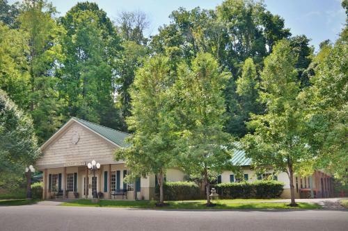 Cedar Falls (#8) - Three Bedroom