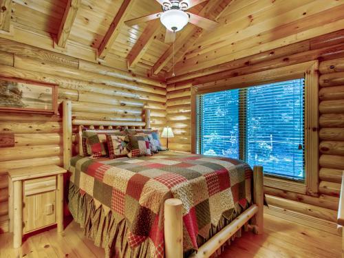 A River Adventure #4237 - Four Bedroom Cabin