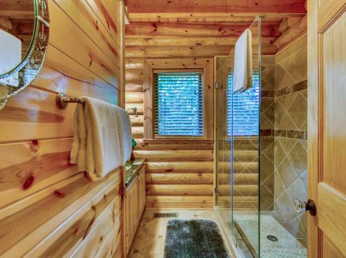 A River Adventure #4237 - Four Bedroom Cabin
