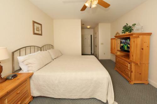 Oak Tree Lodge (#3) - Seventeen Bedroom