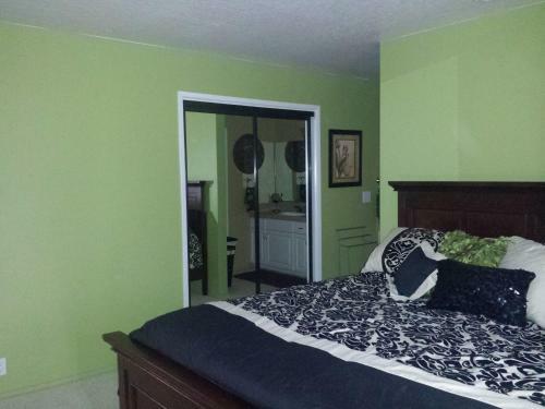 Stimson Three-bedroom Apartment #212