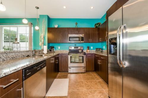 Santa Barbara Townhouse #1b
