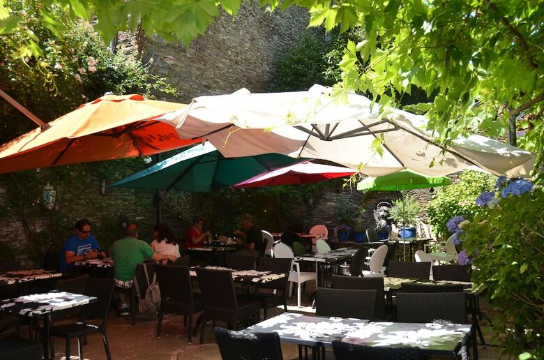 La Tour Du Lion - Guest House