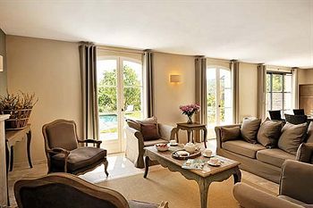 Bed & Breakfast Les Jardins De Saint-benoit - Apartments