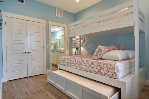 Cinnamon Shore- Coral Sunset Tc 2205