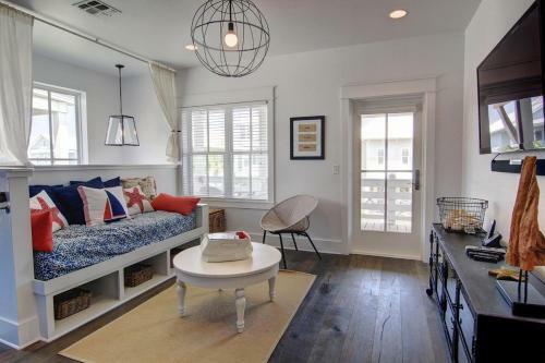 Cinnamon Shore- Lollygag 107 St