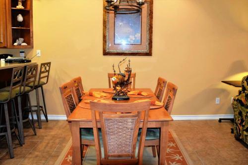 Kosta's Kasa - Three Bedroom Townhome