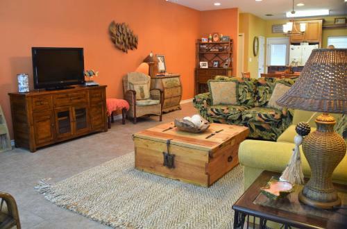 Kosta's Kasa - Three Bedroom Townhome