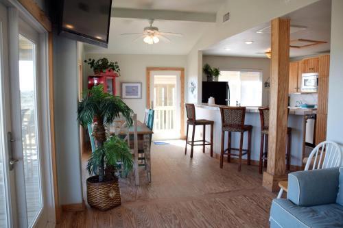 3306 On The Beach Home
