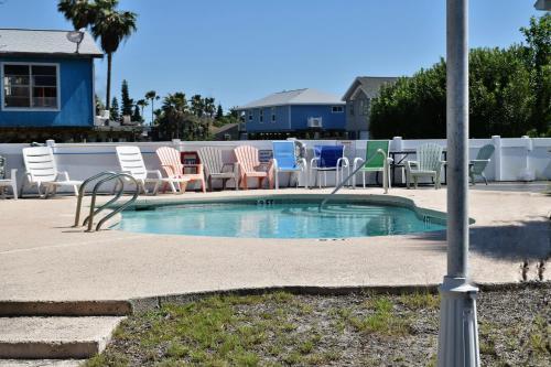 701ns Barefoot Getaway - Two Bedroom Townhome