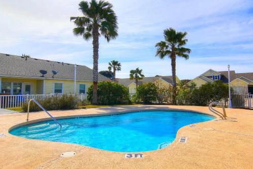 Lazy Pelican Townhouse
