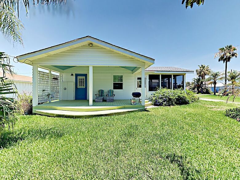 Breezy Cottage - One Bedroom Home