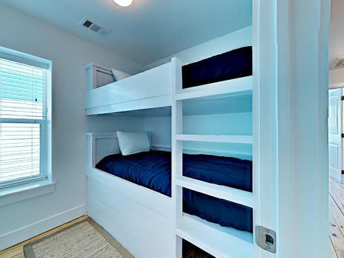 The Commons 801 - Three Bedroom Townhome
