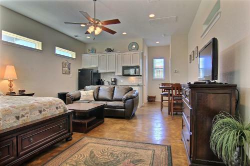 Sunshine's Serenity Ep629 Home