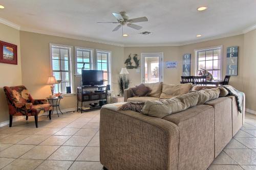 Holiday Beach House Ad658