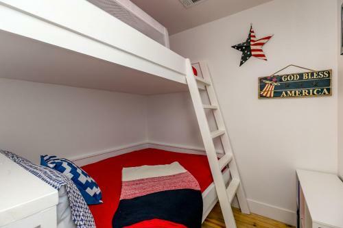 Dancing Dolphins 803 - Three Bedroom Townhome