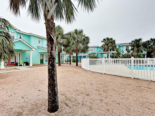 The Commons 704 - Three Bedroom Townhome