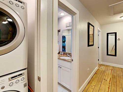 The Commons 704 - Three Bedroom Townhome