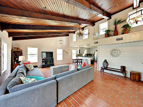 Cabinessence At La Playa - Two Bedroom Home