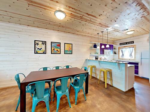 The Commons 602 - Three Bedroom Townhome