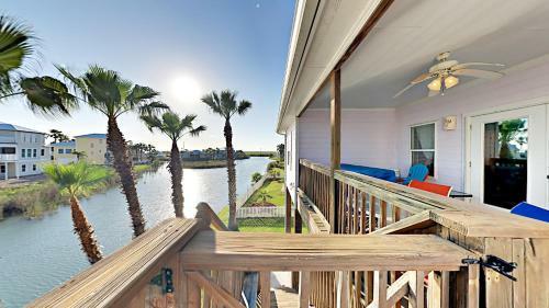Beachy Keen - Five Bedroom Home