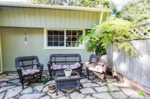Myrtlewood Cottage