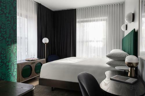 Hotel Woodlark