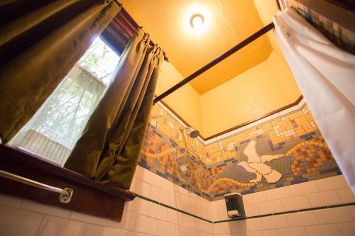 Mcmenamins White Eagle Rock & Roll Hotel