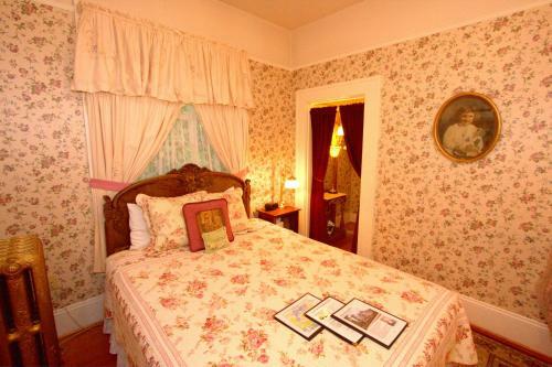 Hostal Lion And The Rose Victorian Guest House
