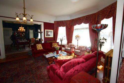Hostal Lion And The Rose Victorian Guest House