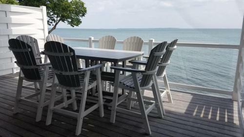 Put-in-bay Waterfront Condo #202