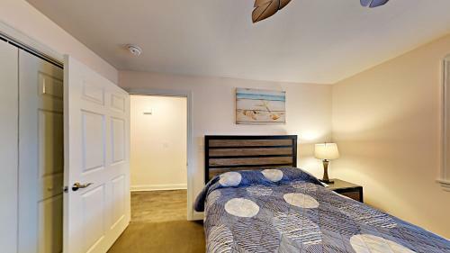 Put-in-bay Waterfront Condo #105