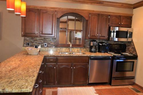 Claim Jumper Condo #2