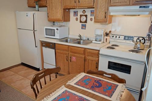 Aspen West Studio Condo #4