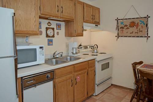 Aspen West Townhouse #4 Deluxe