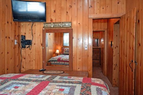 Massey`s River Retreat Cabin
