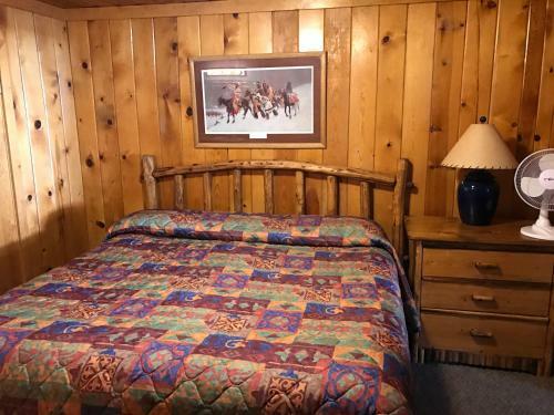 Riverside Lodge & Cabins